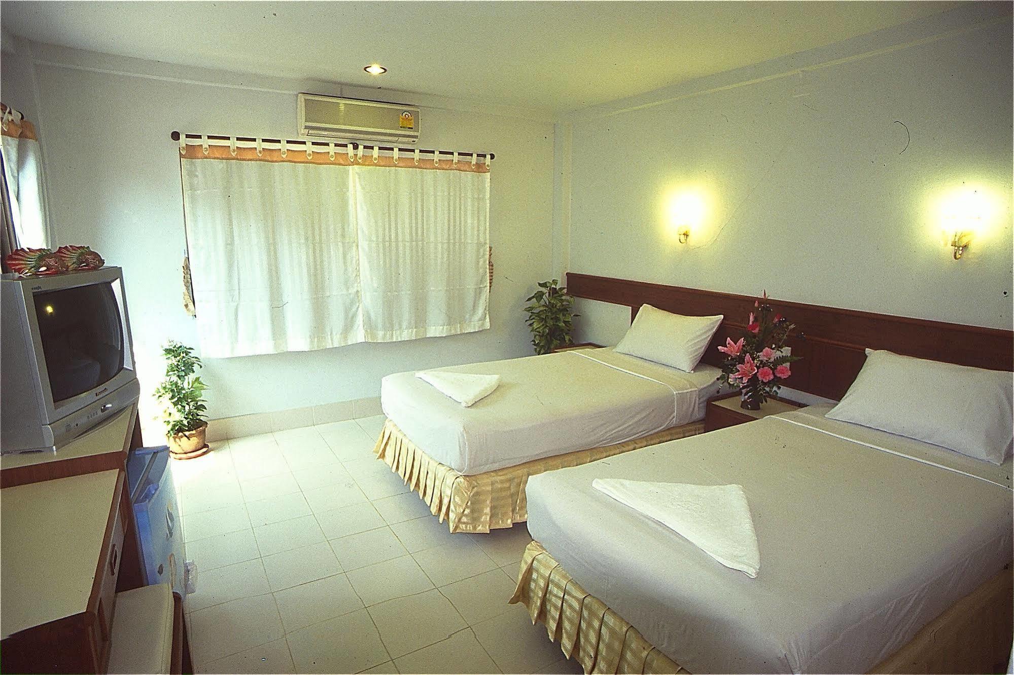 J Apartment Ao Nang Exterior photo